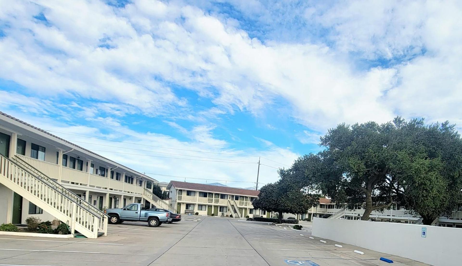 Soledad Motel 8 Ngoại thất bức ảnh
